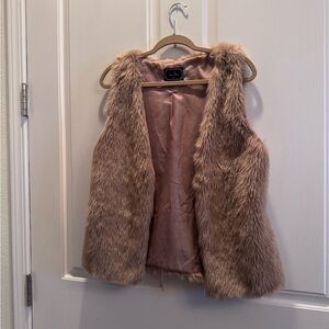 Love Tree Plush Faux Fur Vest in Light Brown